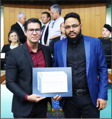 PADRE DOM ALDER DE CASTRO RECEBE HOMENAGEM NA CÂMARA MUNICIPAL DE UBERLÂNDIA